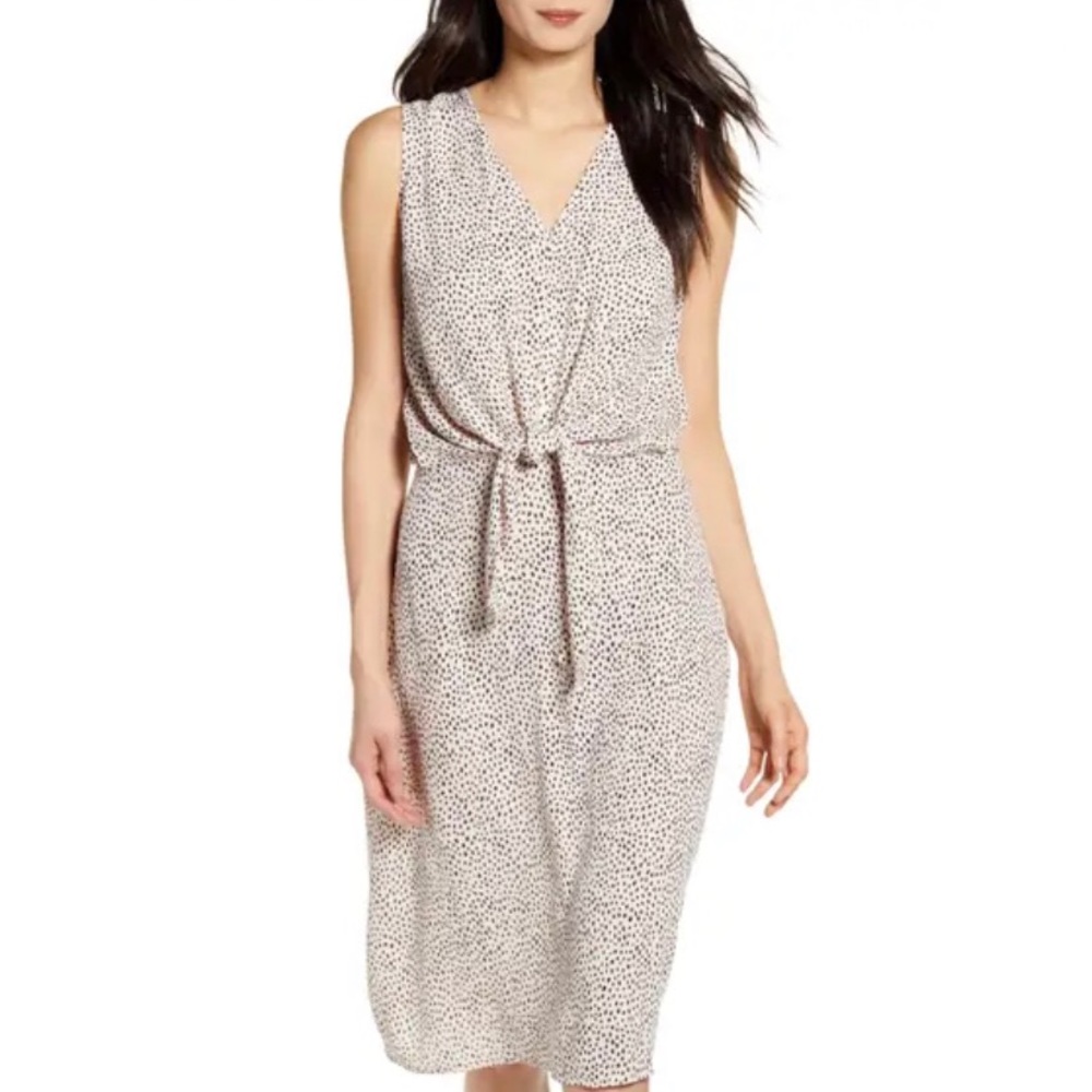 CHELSEA28 Sleeveless Tie Front Dress